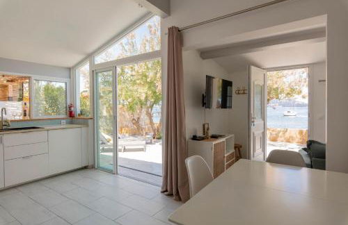 Mon Rêve, charmant cabanon les pieds dans l'eau à la Madrague, confortable et lumineux - Foto 4