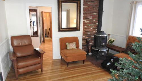 Miners Choice 3 Bedroom on Main St Bonus Rooms Sleeps up to 9 TV WIFI Piano - Foto 3