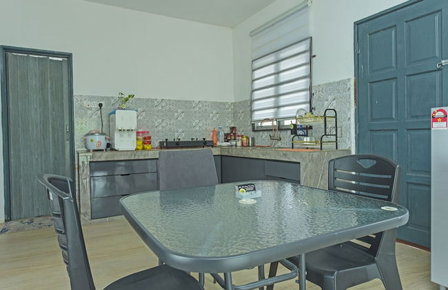 OYO HOME 90682 Liliz Mambang Farmstay - Foto 22