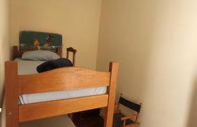 Apê Retrô com Wi-Fi e Vaga - 350 m da Praia da Enseada - Foto 27