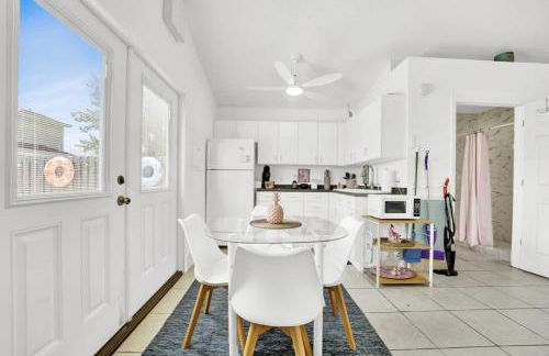 The Splash Pad Sleeps 13 w Pool Patio and Garage - Foto 39