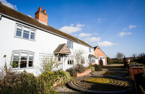 Beautiful 3 Bedroom Cottage - Picturesque Retreat - Foto 20