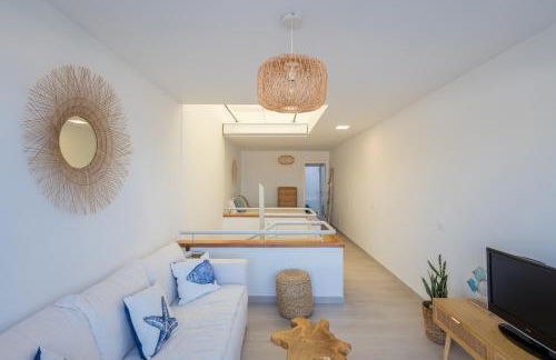 Sea Views Private Terrace 2BR House near the Beach - Foto 27