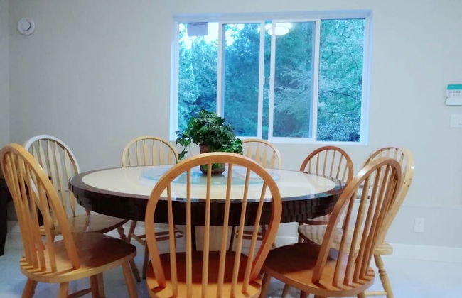 B - Sechelt Private Coastal Home - Photo 10