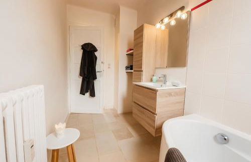 Le Nid des Ducs - Gare et Cité gastronomique - Foto 3