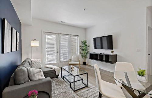 LUXE 1BD - 5 Min DT, Gym, Parking, W-D - Sleeps 6 - Foto 1