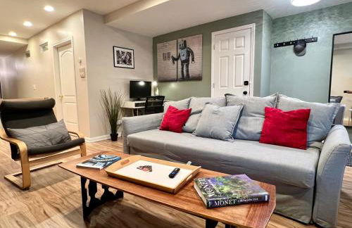 The Banksy-Free Parking -4 bedroom w King bed- Firepit Rooftop near United Center - Foto 30