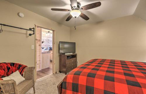 Sparta Lake Home with Deck and Boating Access! - Foto 12