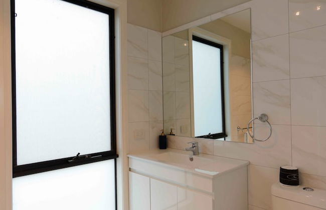 Apollo Bay Seal Apartments - Photo 35