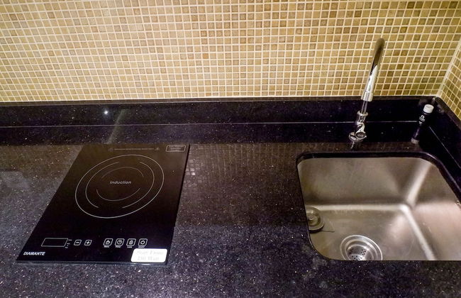 Best Studio Benson Apartment Connected to Pakuwon Mall next to Anderson - Photo 4