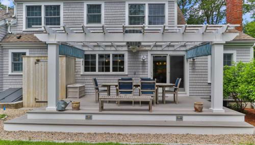3 Bicycles Provided! Cape Cod Cottage with Deck - Foto 3
