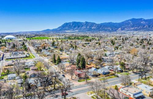 Olympic House Downtown w Hot Tub Fire pit & BBQ - Foto 50