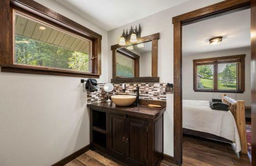 Family-Friendly Cabin with Heated Pool & Sauna - Foto 26