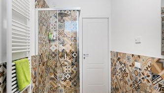 Castelletto with two suite apartments & pool & park free - Foto 3, Shower