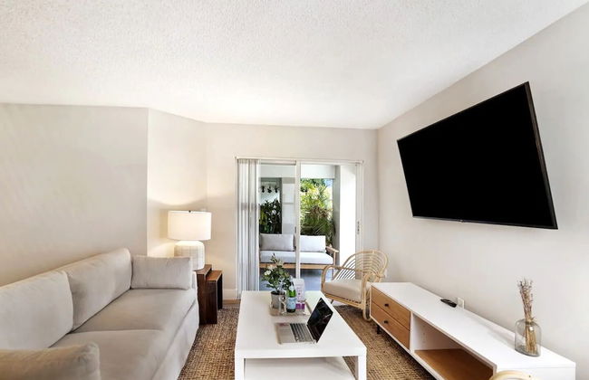 Dharma Home Suites Dania Beach at Sheridan Ocean Club - Photo 25