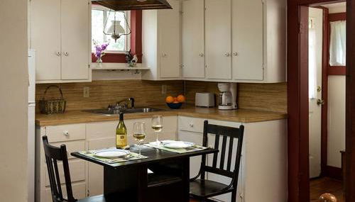 Secluded Cabin Rental with Jacuzzi for Romantic Weekend Getaway near Austin, Texas - Foto 3