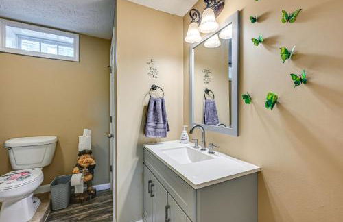 6 Mi to Lake Liberty Pet-Friendly Home with Yard - Foto 12