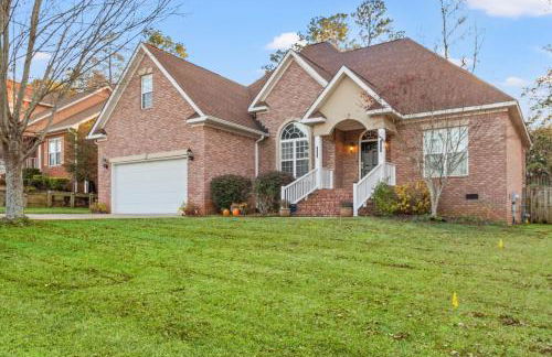 Private Fenced Yard • Sleeps 10 • Mins to Malls - Foto 2