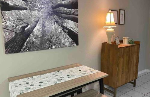 Peaceful Haven 2BR 1BA in Quiet Neighborhood - Foto 18