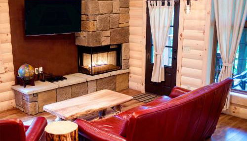 Cricket Hill Treehouse B by Amish Country Lodging - Foto 3