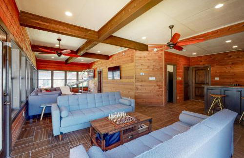 Lakefront home with hot tub, dock, kayaks, central AC, & great lake views - Foto 23