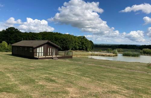 Lakeside cabin set in the Kentish countryside - Foto 12