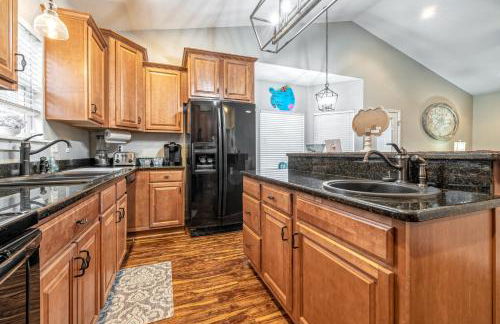 LAKEFRONT 7 MIN to OAKLAWN & 10 MIN to DOWNTOWN STR License #A22-0004 - Foto 36