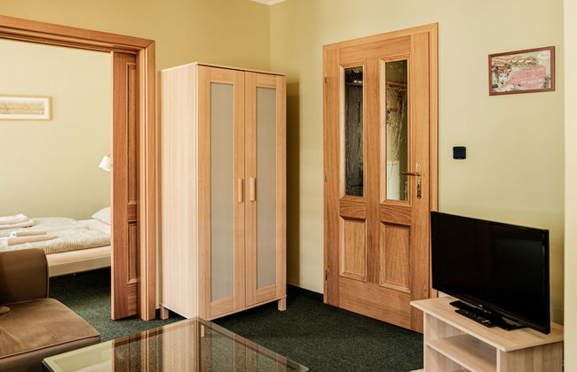 3 bedroom Apartment in Mariánské Lázně - Photo 6