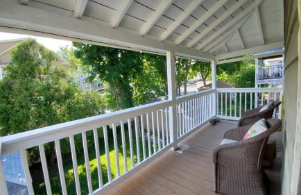 Near Train Station Gorgeous 3-Bedroom Apartment with Patios - Foto 17