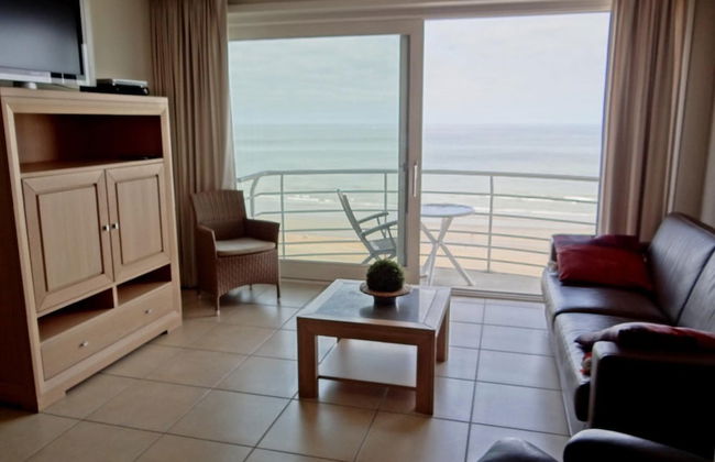 Apartment in Nieuwpoort With Sea Views - Photo 1
