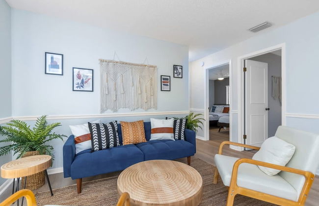 Fun Family-friendly Modern Beach Home With Pool - Photo 19