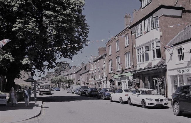 Modern 3-bed House on Tarporley High Street - Photo 26