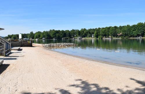 Smith Mountain Lake Retreat with Resort Amenities! - Foto 21