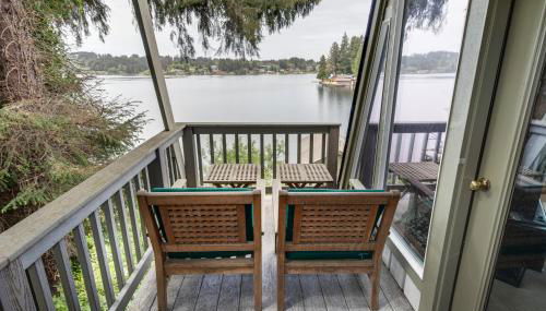 Delake House - Photo 2