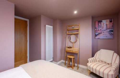 Stylish 3BR Townhouse Sleeps 6 Near City Centre - Foto 22