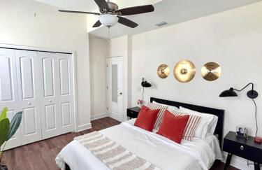 The Harmony Suite Near UF Shands & Downtown - Photo 3