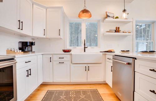 '"Luxury Mountain Getaway'" Sauna, Hot Tub, Massage Chair, Pool Table - Photo 20