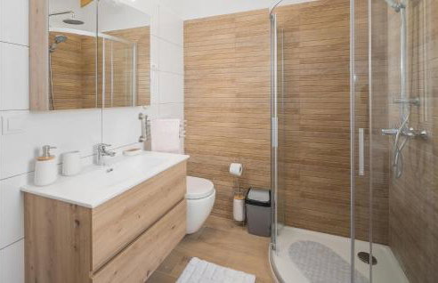 Awesome Home In Malisi With Kitchen - Photo 30