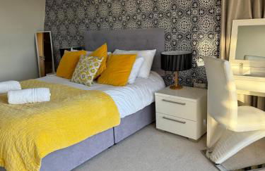 HM112 Penthouse Apartment with Lake View & free Spa Access- Lower Mill Estate Cotswolds - Foto 10