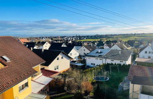 GHomeT - 6 Zimmer Wohnung with parking - Up to 10 guests - Monteur, Handwerker & Large family welcome - Foto 8