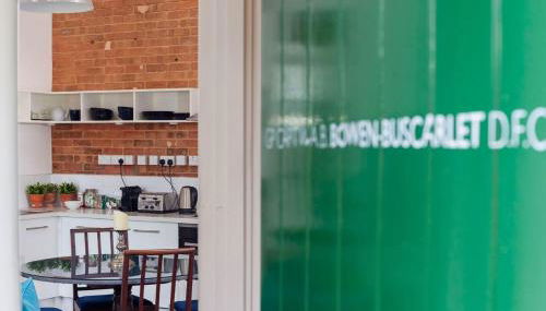 Bowen-Buscarlet (Large Suite) at Bicester Heritage - Foto 3