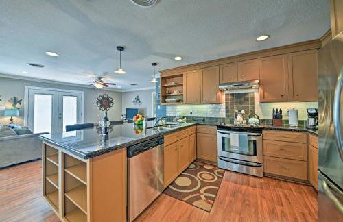 Colorful Beachside Oasis! Galveston Family Home - Foto 11