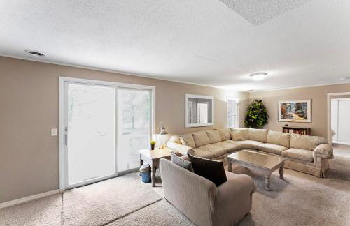 5 BR lakefront home with swim dock bunk room High Speed WiFi - Foto 21