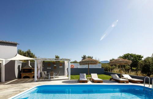 Gramvella Resort - Photo 4