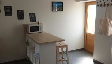 Gîte 4 personnes proche des cascades du Hérisson - Foto 4, minibar