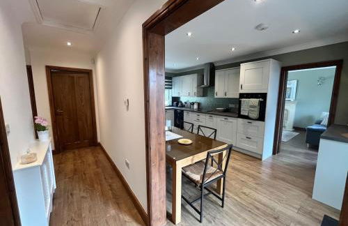 Spacious modern three Bedroom Bungalow ample parking - Foto 6