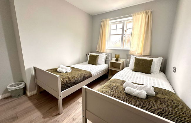 Stunning 4 Bed House With Parking in Wolverhampton - Foto 14