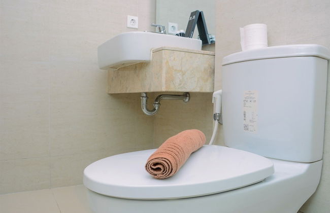 Best Price Studio Apartment at Gold Coast - Foto 13