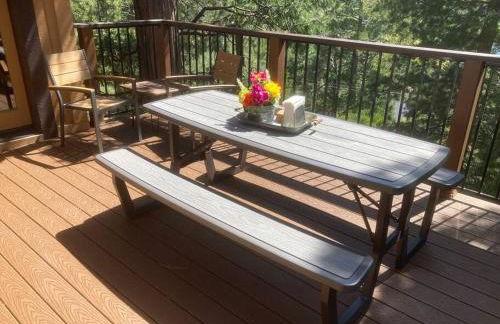 Cozy 3BR Dog-Friendly Cabin- Level 2 EV Chgr - Photo 13