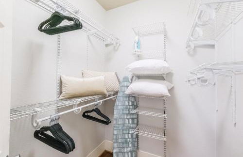 Lindale Charming Home Sleeps 4 Yard WiFi - Foto 23